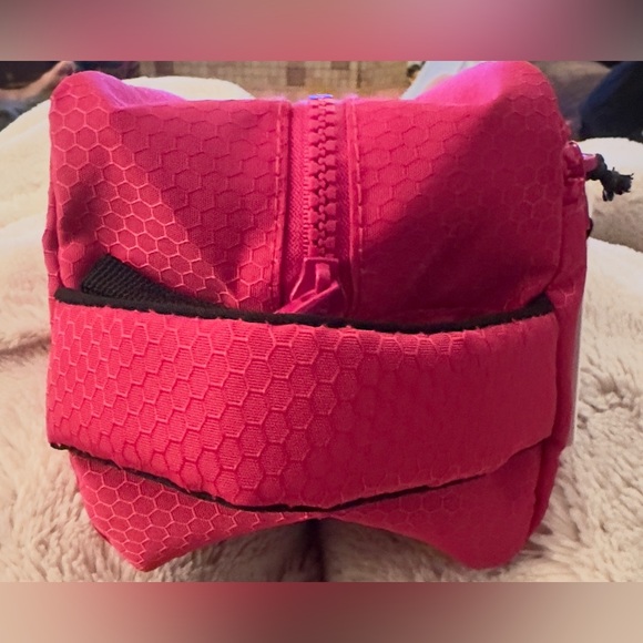 ADIDAS Team Toiletry Dopp Travel Bag - Bold Pink NWT - Picture 7 of 7